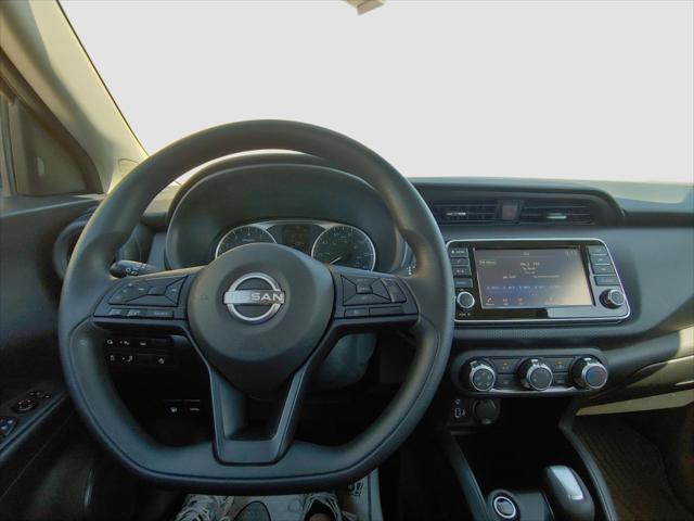 2024 Nissan Kicks S Xtronic CVT
