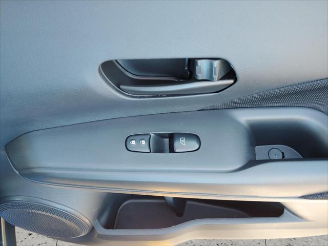 2024 Nissan Kicks S Xtronic CVT