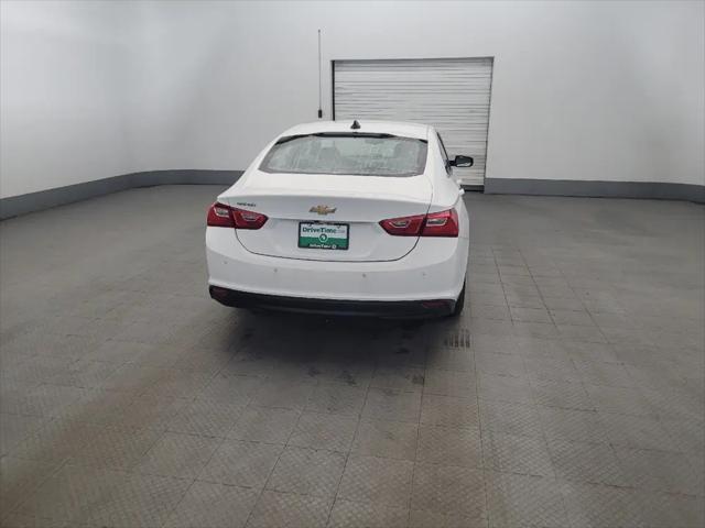 2022 Chevrolet Malibu FWD 1FL