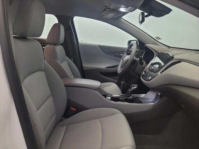 2022 Chevrolet Malibu FWD 1FL