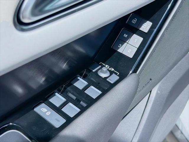 2026 Land Rover Range Rover Velar Belgravia Edition