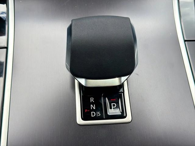 2026 Land Rover Range Rover Velar Belgravia Edition