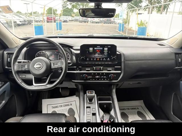 2025 Nissan Pathfinder SL FWD