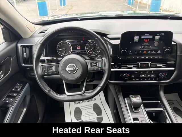 2025 Nissan Pathfinder SL FWD