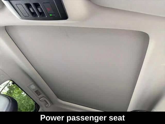 2025 Nissan Pathfinder SL FWD