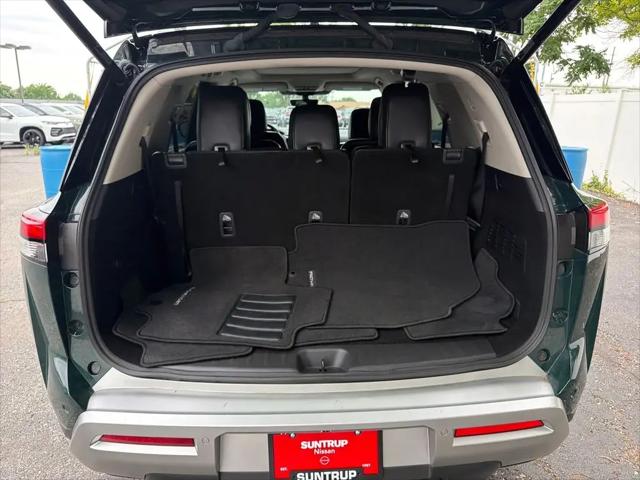 2025 Nissan Pathfinder SL FWD