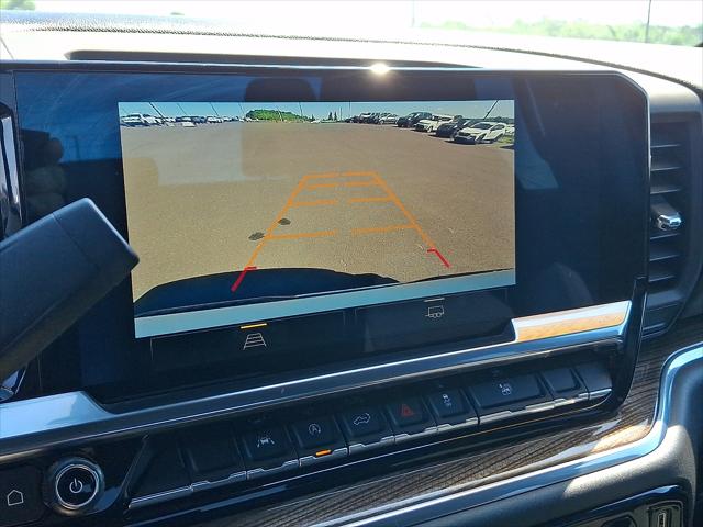 2023 Chevrolet Silverado 1500 4WD Double Cab Standard Bed LT with 2FT
