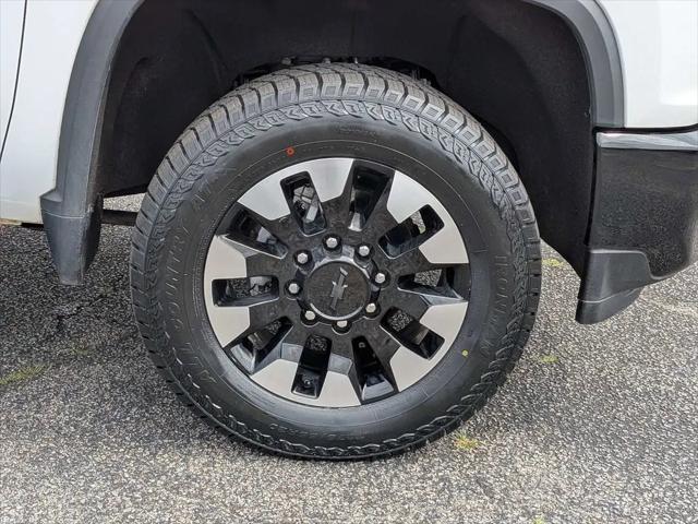 2020 Chevrolet Silverado 2500HD 4WD Crew Cab Standard Bed Custom