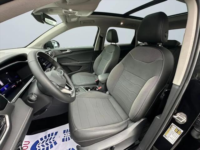 2025 Volkswagen Taos 1.5T SE Black