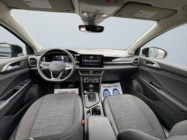 2025 Volkswagen Taos 1.5T SE Black