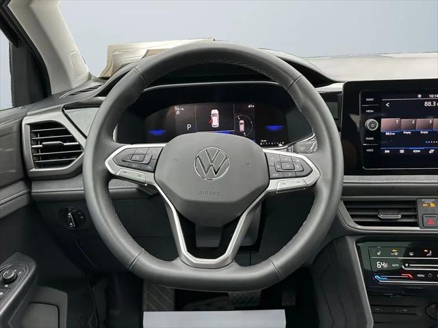 2025 Volkswagen Taos 1.5T SE Black
