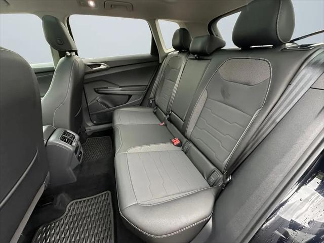 2025 Volkswagen Taos 1.5T SE Black