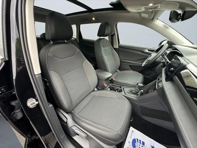 2025 Volkswagen Taos 1.5T SE Black
