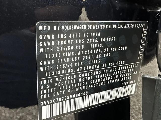 2025 Volkswagen Taos 1.5T SE Black