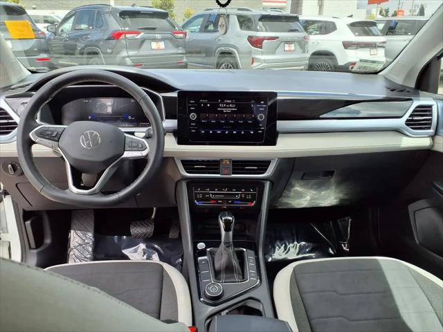 2025 Volkswagen Taos 1.5T SE