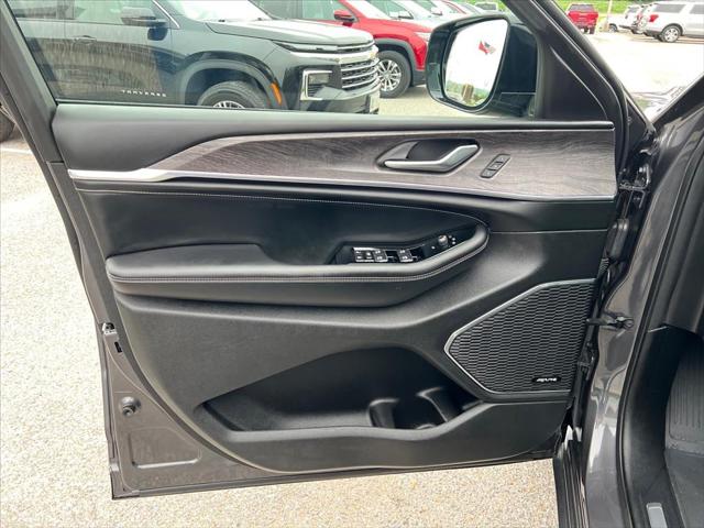 2023 Jeep Grand Cherokee L Overland 4x4