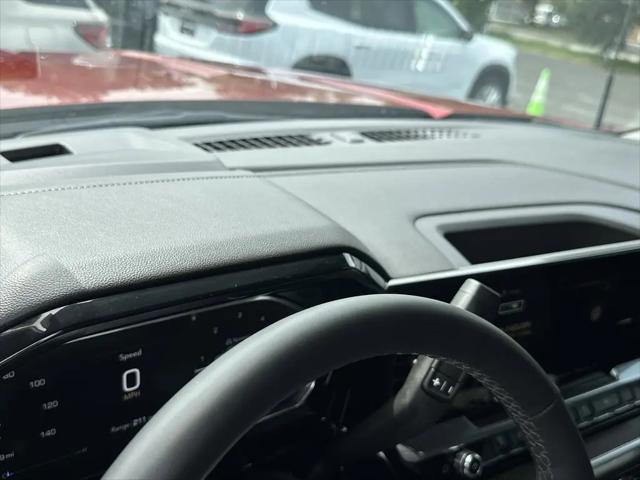 2026 GMC Sierra 2500HD Crew Cab, Standard Bed, SLT, 4WD