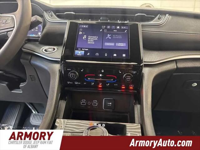 2023 Jeep Grand Cherokee L Altitude 4x4