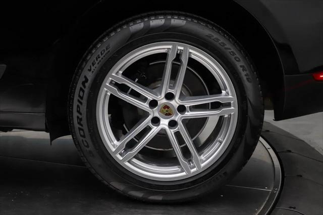 2021 Porsche Macan Macan