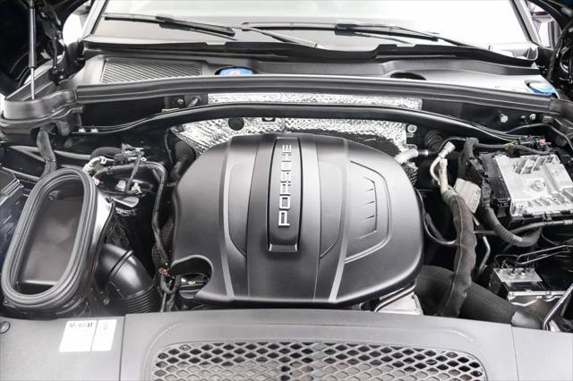2021 Porsche Macan Macan