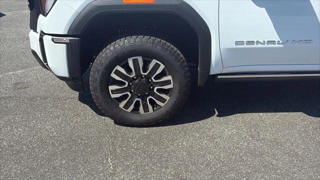 2026 GMC Sierra 2500HD Crew Cab, Standard Bed, Denali Ultimate, 4WD