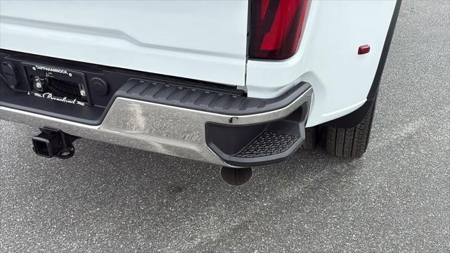 2026 GMC Sierra 3500HD Crew Cab, Long Bed, Pro Dual Rear Wheel, 4WD