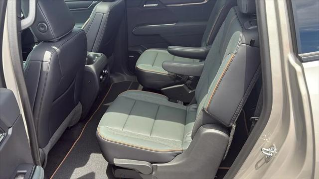 2026 GMC Acadia AT4 AWD