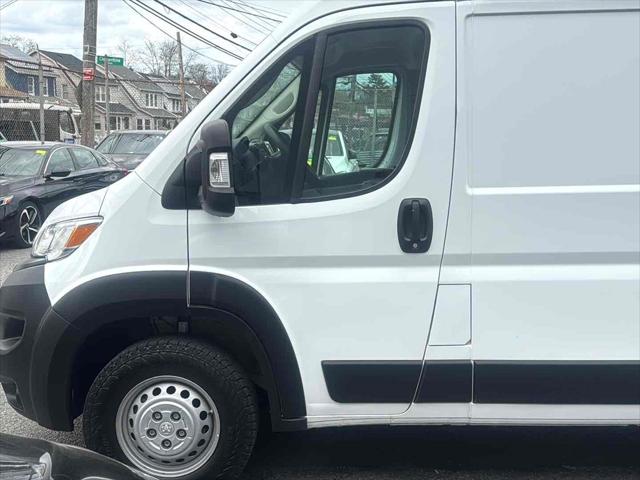 2025 Ram ProMaster 2500 Cargo Van Tradesman High Roof 159" WB w/Pass Seat