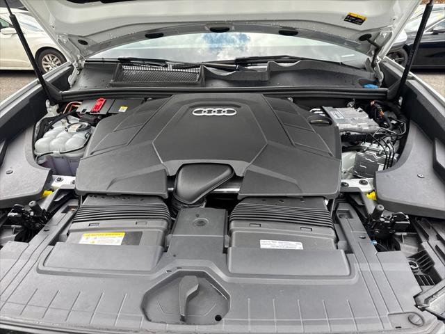 2023 Audi Q8 Premium Plus 55 TFSI quattro Tiptronic