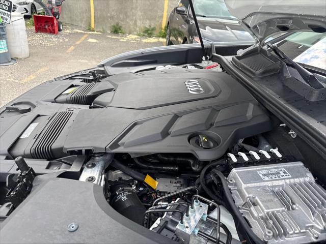 2023 Audi Q8 Premium Plus 55 TFSI quattro Tiptronic