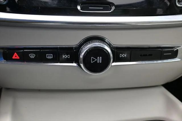 2025 Volvo V60 Cross Country Plus, B5 AWD Gas (mild hybrid)