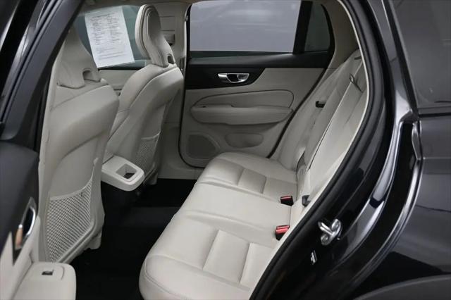 2025 Volvo V60 Cross Country Plus, B5 AWD Gas (mild hybrid)