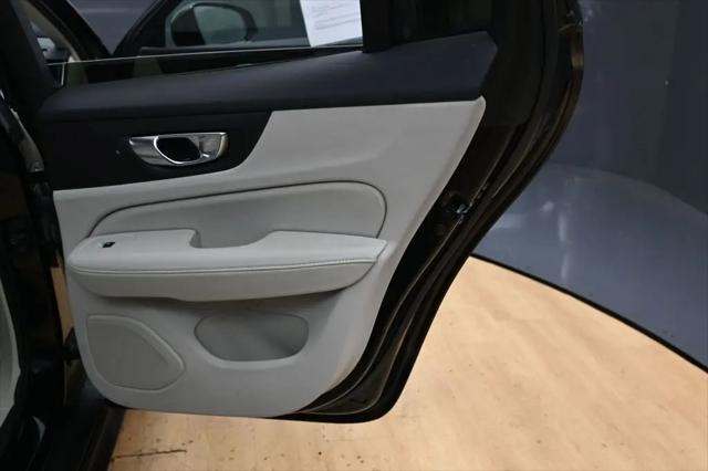 2025 Volvo V60 Cross Country Plus, B5 AWD Gas (mild hybrid)