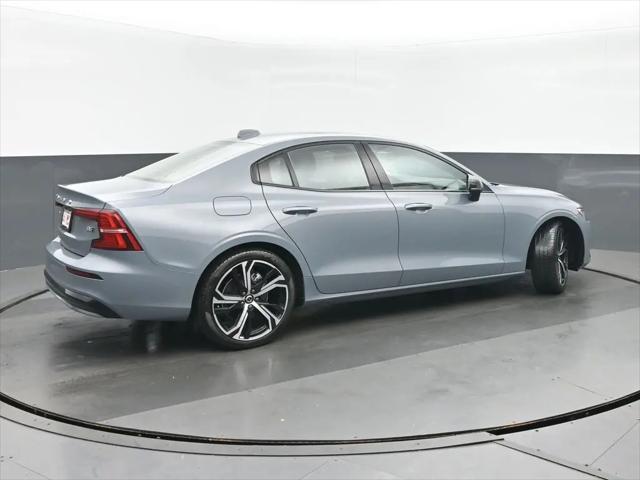 2024 Volvo S60 B5 Core Dark Theme