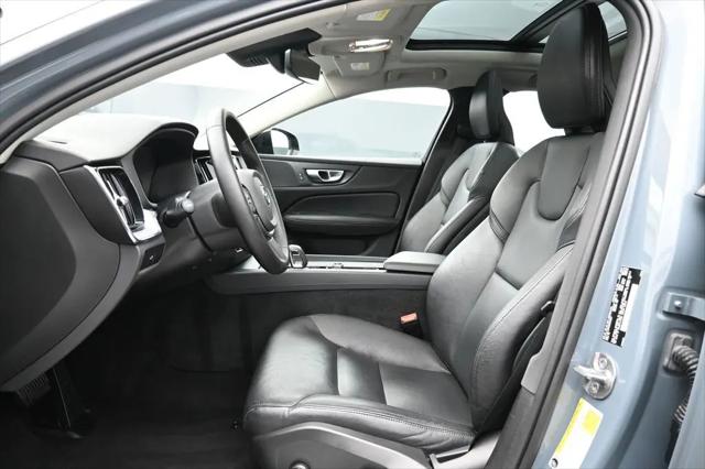 2024 Volvo S60 B5 Core Dark Theme