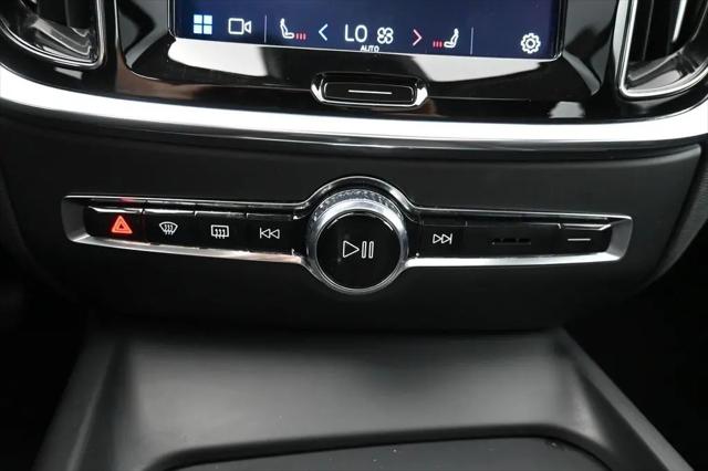 2024 Volvo S60 B5 Core Dark Theme