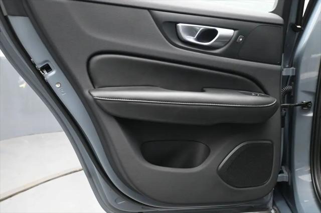 2024 Volvo S60 B5 Core Dark Theme