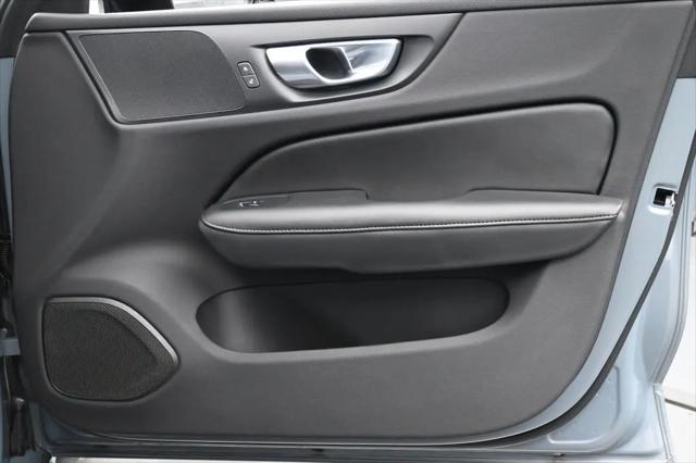 2024 Volvo S60 B5 Core Dark Theme