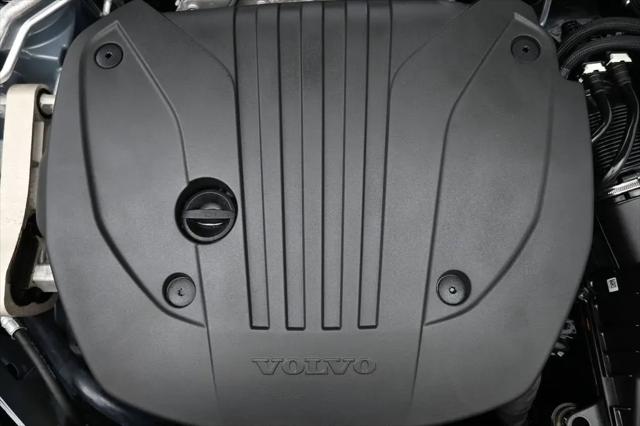 2024 Volvo S60 B5 Core Dark Theme