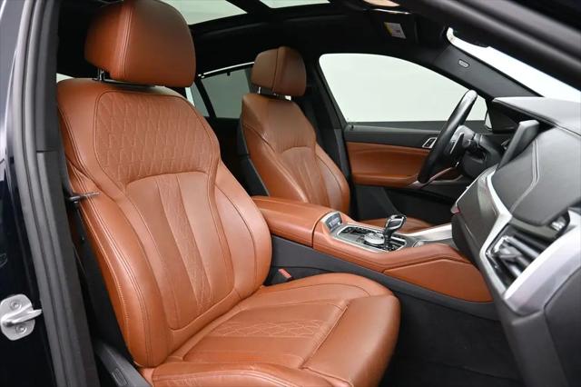 2021 BMW X6 M50i