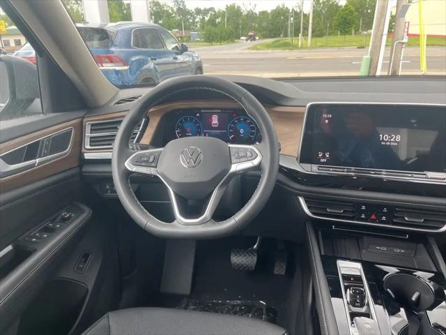 2026 Volkswagen Atlas SE with Technology