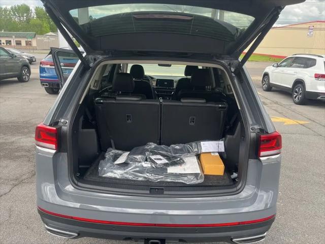 2026 Volkswagen Atlas SE with Technology
