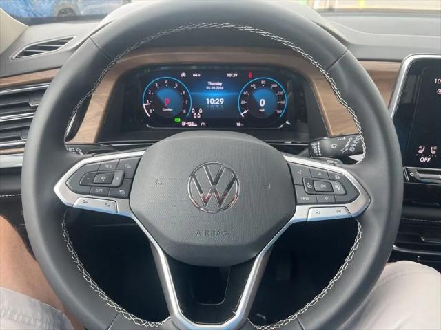 2026 Volkswagen Atlas SE with Technology