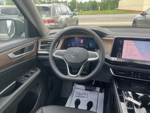2026 Volkswagen Atlas SE with Technology