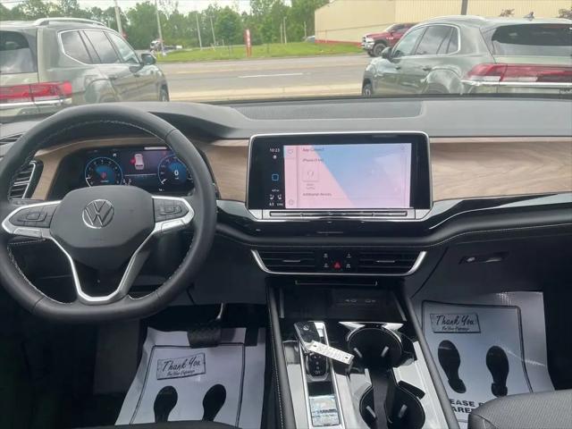 2026 Volkswagen Atlas SE with Technology