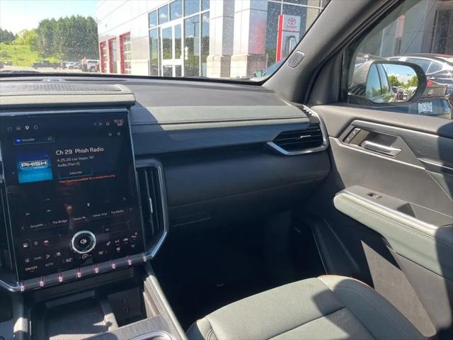 2024 GMC Acadia AWD AT4