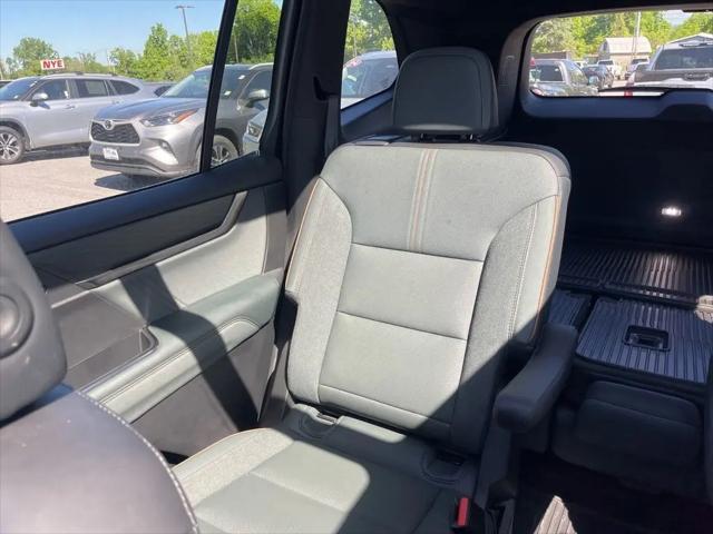 2024 GMC Acadia AWD AT4