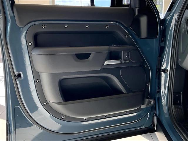 2026 Land Rover Defender P400 X-Dynamic SE