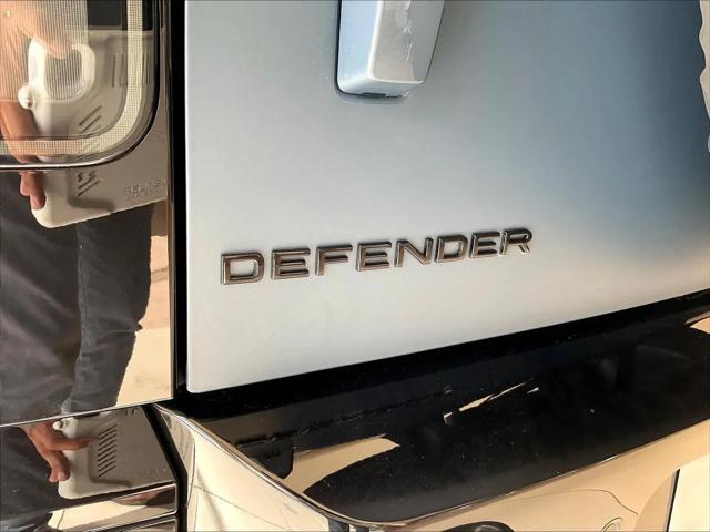 2026 Land Rover Defender P400 X-Dynamic SE