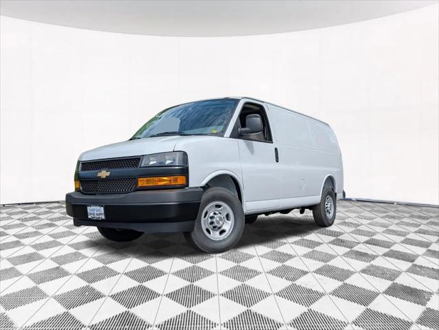 2026 Chevrolet Express Cargo Van 2500 Regular Wheelbase, WT, RWD